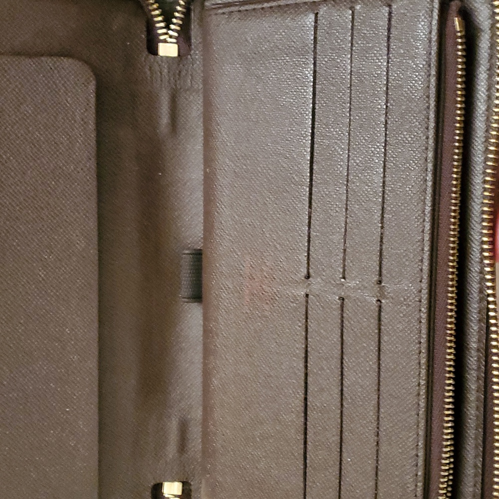 Louis Vuitton Hand Wallet - Picture 2 of 5